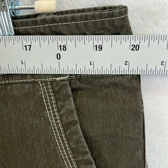 Kuhl Men’s Size 40 Ambush Cargo Shorts Patina Dye Army Green Outdoor Hiking Rock - Picture 4 of 15